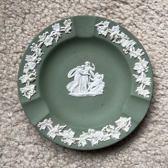 Vintage Sage Green Wedgwood Jasperware Ashtray - Picture 1 of 4